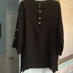 Black Button-Detail Tunic Top. IC by Connie K.